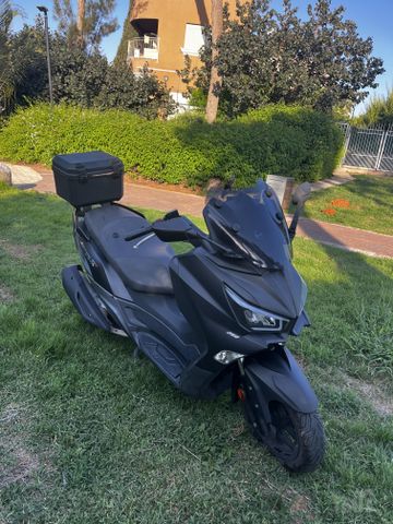 מודעת רכב סאן יאנג ג'וי-מקס 250
