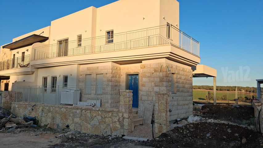 הראשונים 2