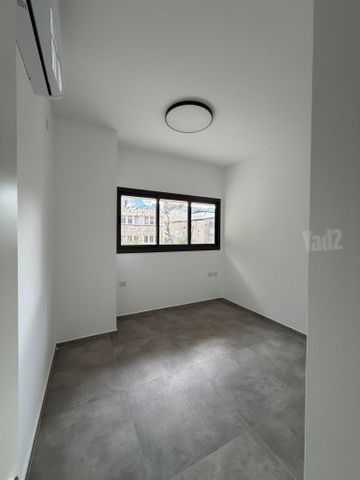 הנמל 19