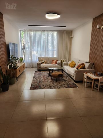 אוסישקין 13