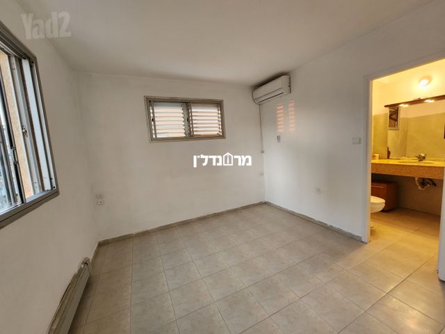 Herzliya, Israel 11