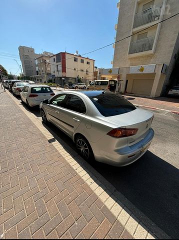 מודעת רכב מיצובישי לנסר