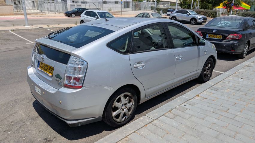 מודעת רכב טויוטה פריוס