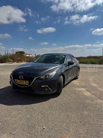 מודעת רכב מאזדה 3