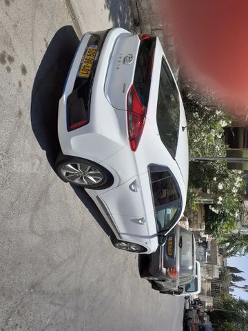 מודעת רכב יונדאי איוניק