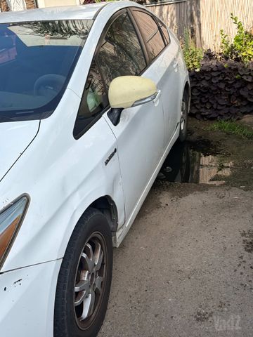 מודעת רכב טויוטה פריוס