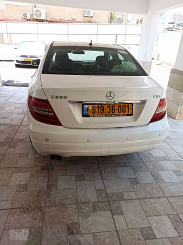 מודעת רכב מרצדס-בנץ C-class