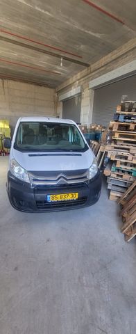 מודעת רכב סיטרואן ג'אמפי
