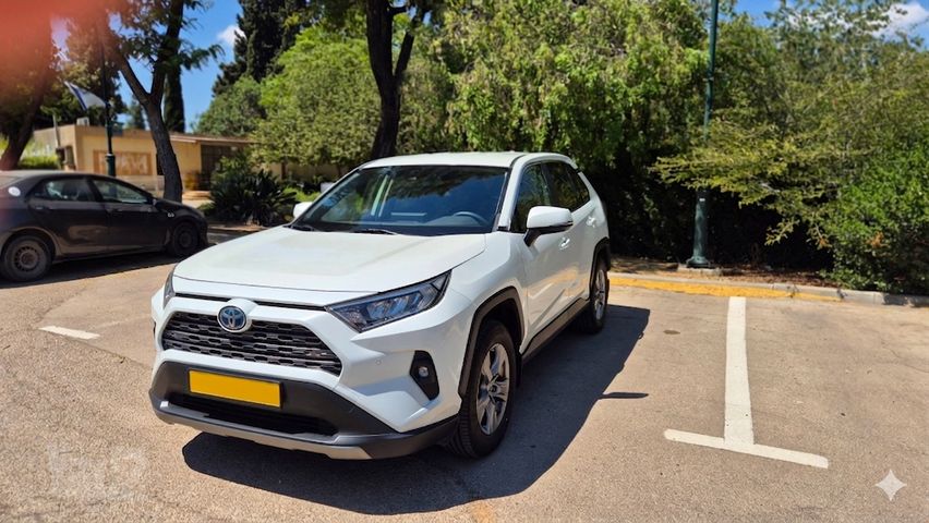 מודעת רכב טויוטה RAV4