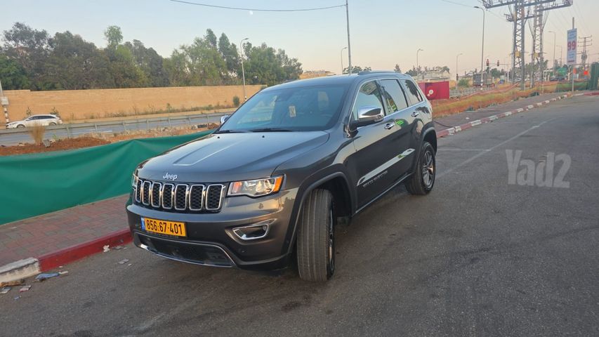 מודעת רכב ג'יפ גרנד צ'ירוקי