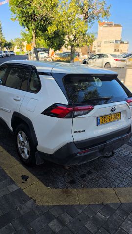 מודעת רכב טויוטה RAV4