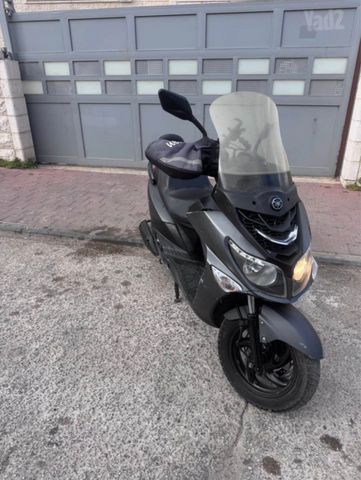 מודעת רכב סאן יאנג ג'וי רייד 200