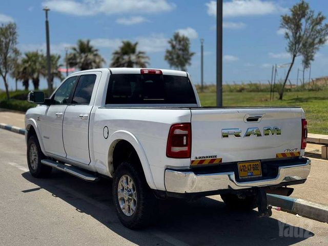 מודעת רכב דודג'