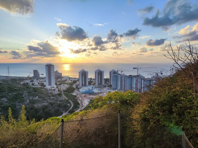 דרך הים 159