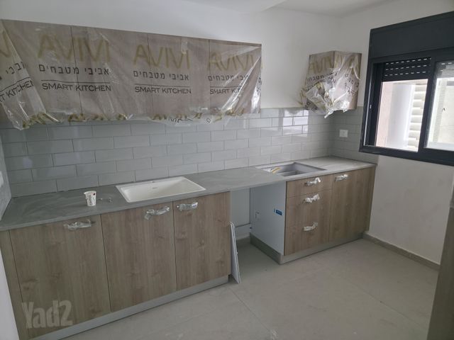 כוכבי יצחק 11