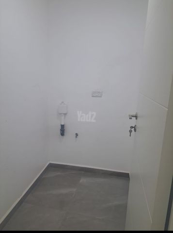 חנה סנש 818