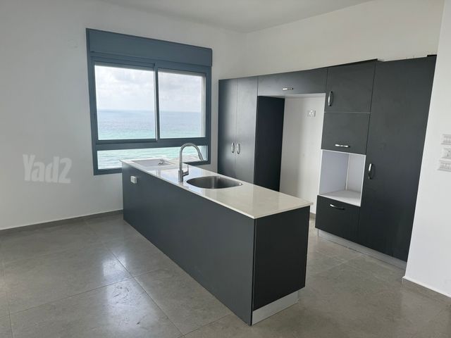 תמונה 2 של דירת 5 חדרים להשכרה בנתניה