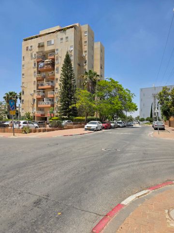 עין גדי 21