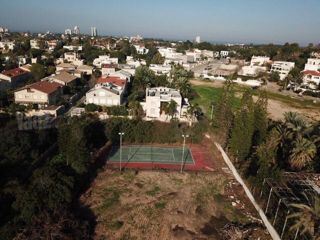 הרצליה ב'
