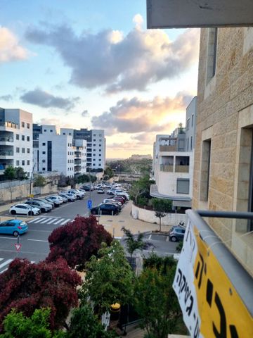 דירת גן, פסגות אפק, ראש העין
