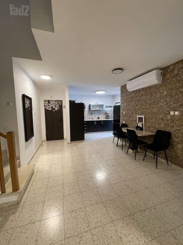 גג/ פנטהאוז, קרית משה, נתיבות