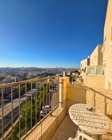 דירה למכירה בירושלים (תיווך) — 2