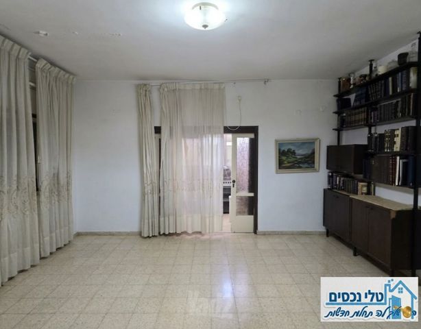 שיכוני המזרח