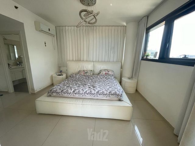תמונה 2 של דירת 5 חדרים להשכרה בנתניה