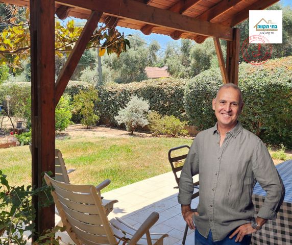 דו משפחתי, קרית ביאליסטוק, יהוד מונוסון
