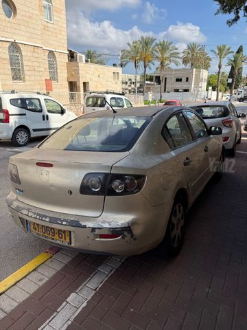 מודעת רכב מאזדה 3