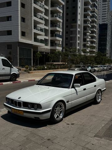 מודעת רכב ב מ וו סדרה 5