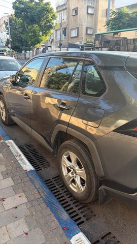 מודעת רכב טויוטה RAV4