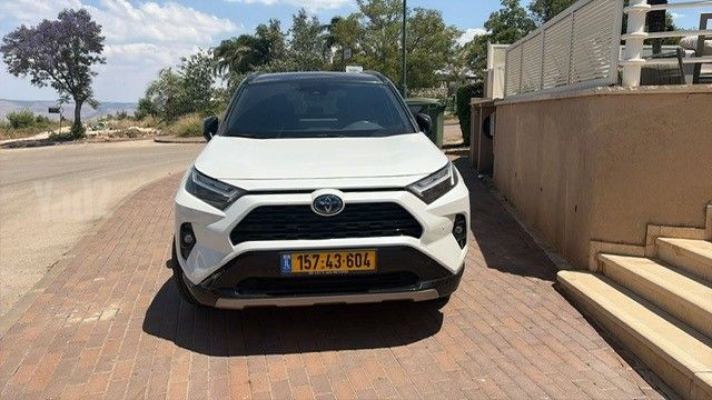 מודעת רכב טויוטה RAV4
