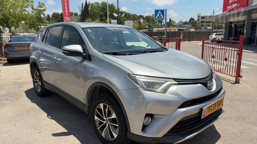 מודעת רכב טויוטה RAV4