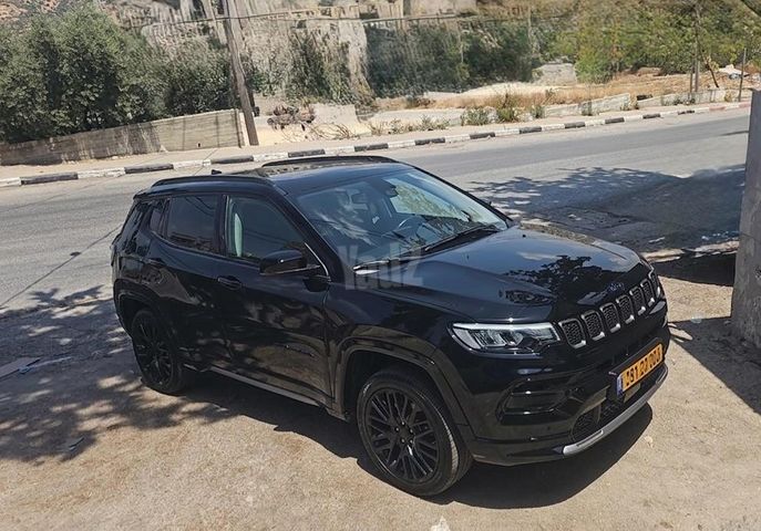 מודעת רכב ג'יפ קומפאס