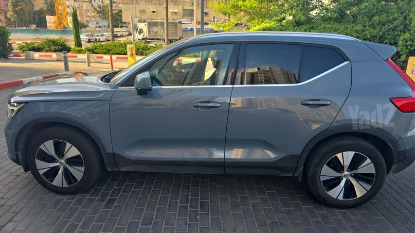 מודעת רכב וולוו XC40