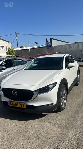 מודעת רכב מאזדה CX-30