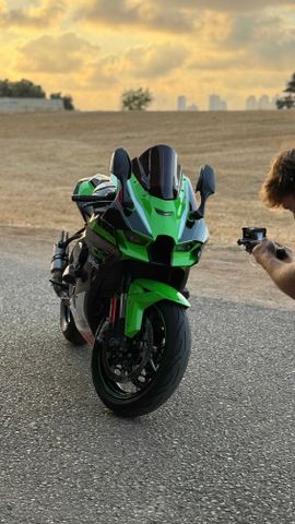 מודעת רכב קאוואסאקי נינג'ה ZX 10R