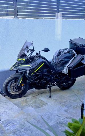 מודעת רכב בנלי TRK702X