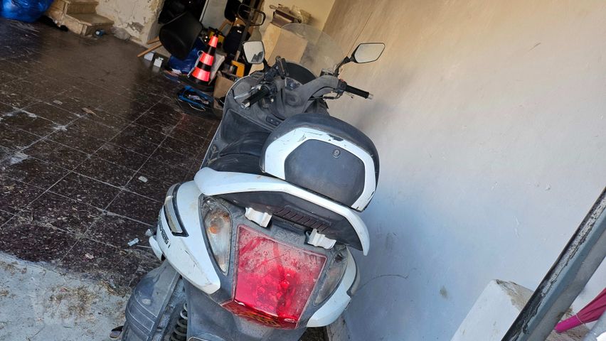 מודעת רכב סאן יאנג ג'וי-מקס 250