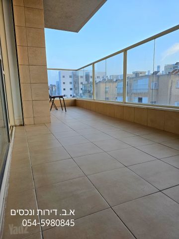 דירה, ראשונים, ראשון לציון