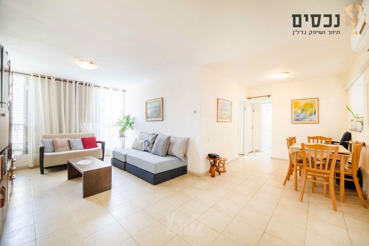 טרומפלדור 24