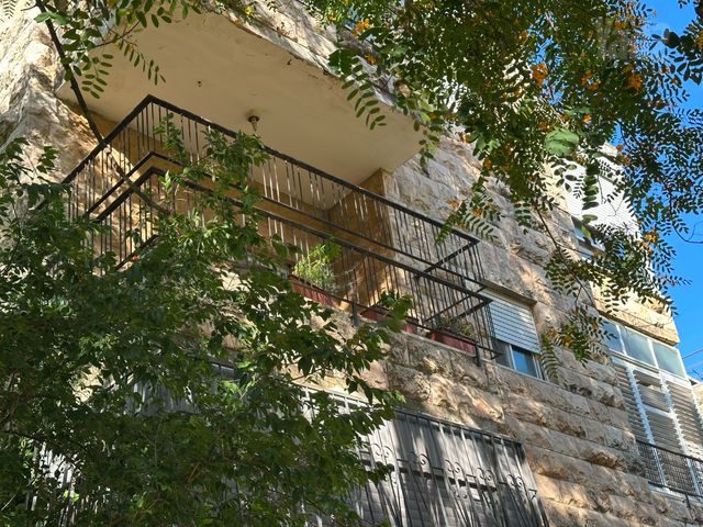 דירה למכירה בירושלים (תיווך) — 4