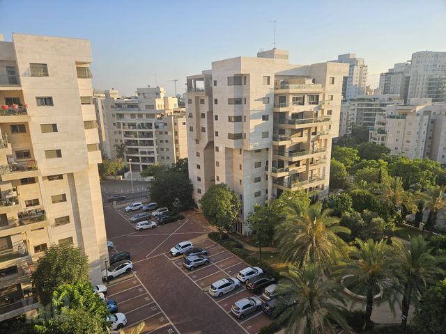 כפר גנים ג