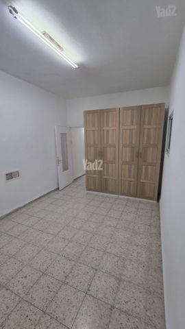 תמונה 3 של דירת 2.5 חדרים להשכרה בחיפה
