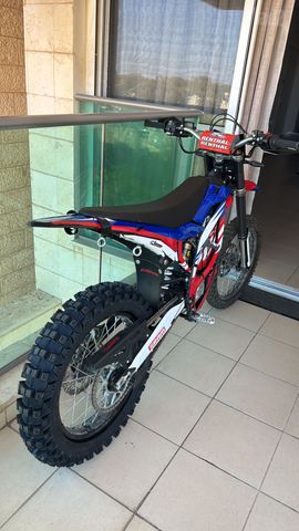 מודעת רכב סורון ULTRA BEE T