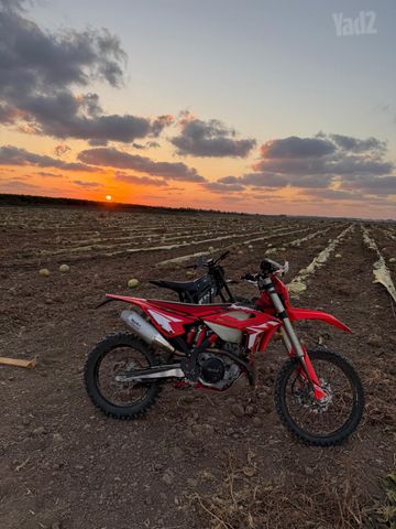 מודעת רכב בטא RR390
