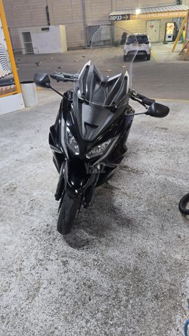 מודעת רכב קימקו AK 550