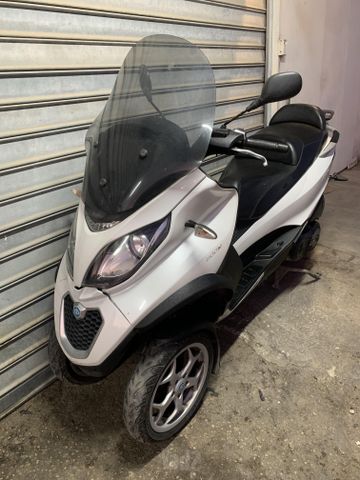 מודעת רכב פיאג'ו MP3 500