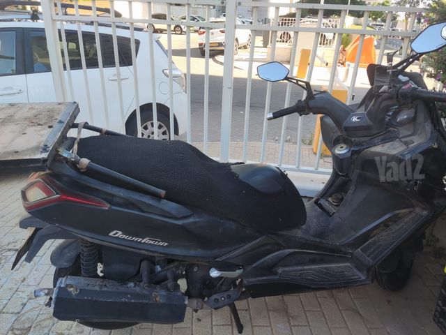 מודעת רכב קימקו דאון-טאון 350